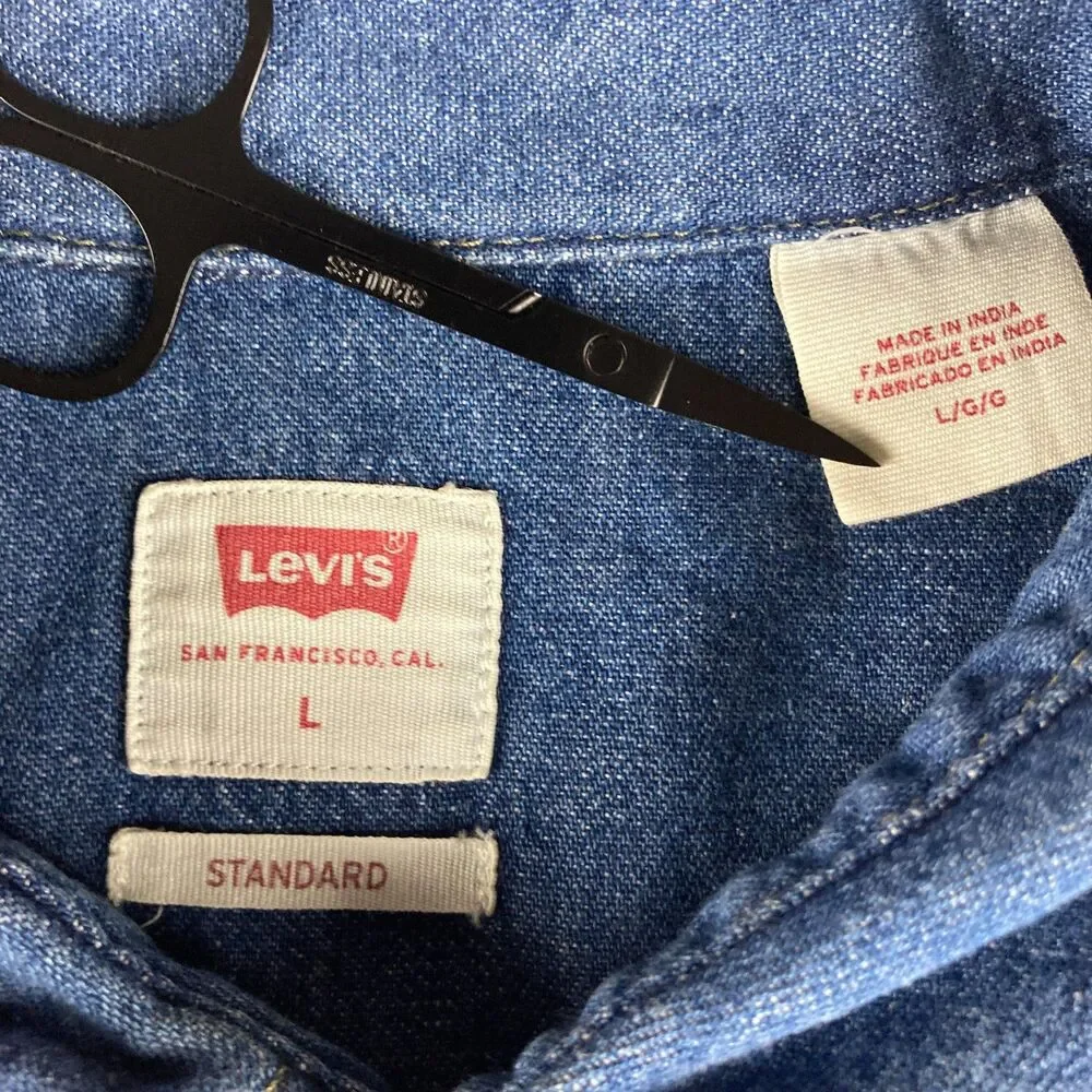 Levi’s Denim Western Shirt Mens Large Pearl Snap Standard Fit Blue Jean Shirt